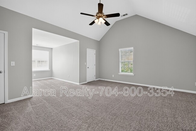 Building Photo - 2041 White Cedar Ln
