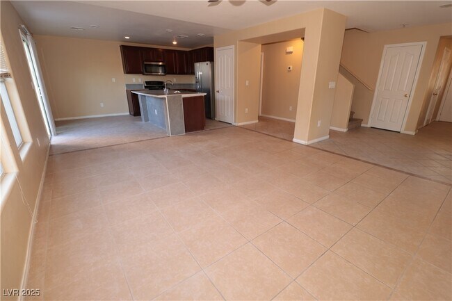 Building Photo - 5940 Feral Garden St