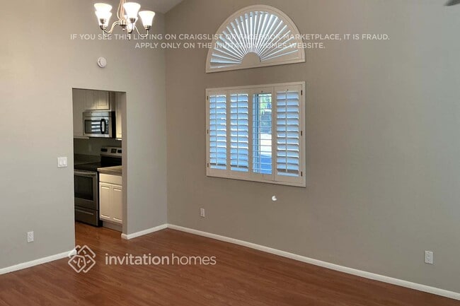 Building Photo - 5954 E Elmwood St