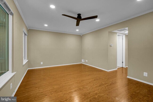Building Photo - 2665 Glengyle Dr