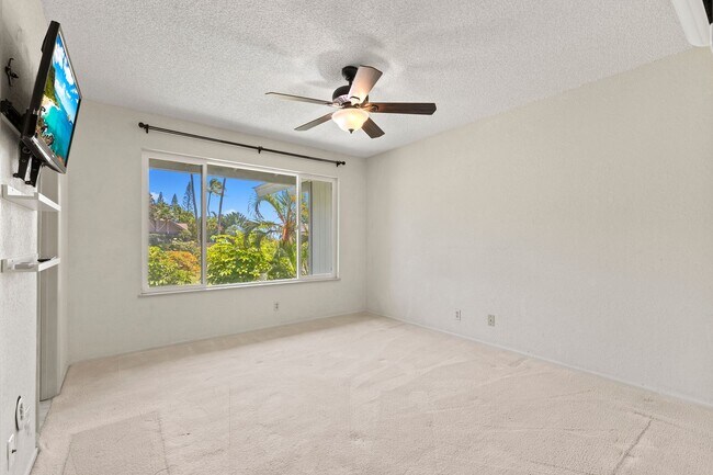Building Photo - Pet Friendly Pearl City Townhouse with A/C