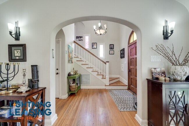 Building Photo - 815 S Highland-1B