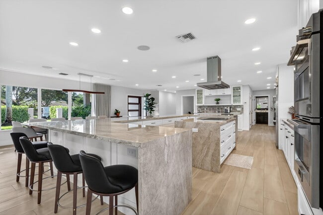 Building Photo - 937 SW 34th Ct