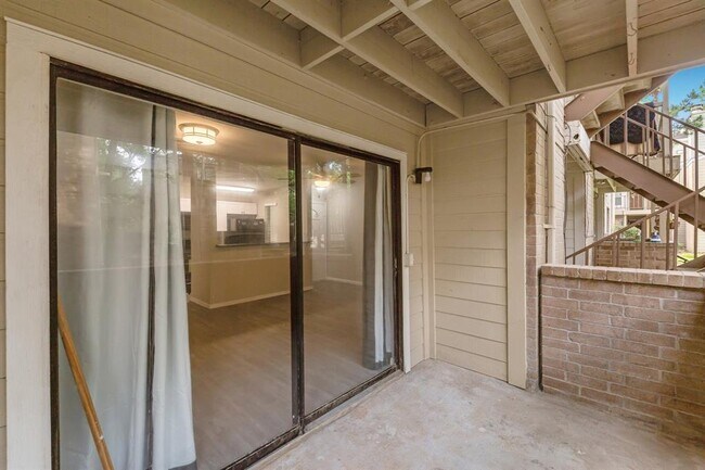 Building Photo - 3500 Tangle Brush Dr