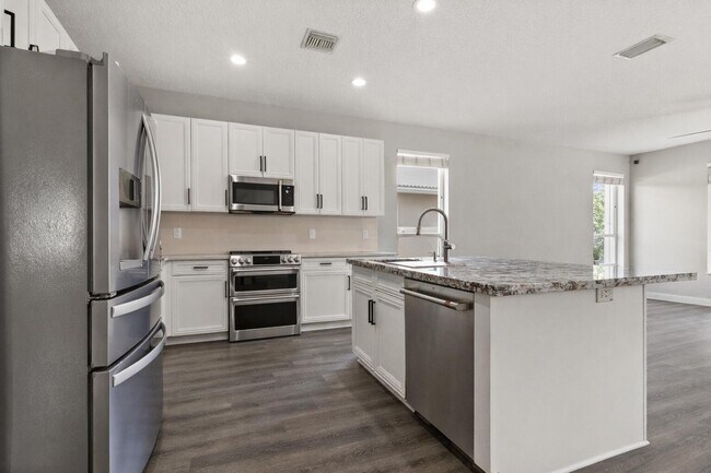 Building Photo - 4166 Wellington Shores Dr