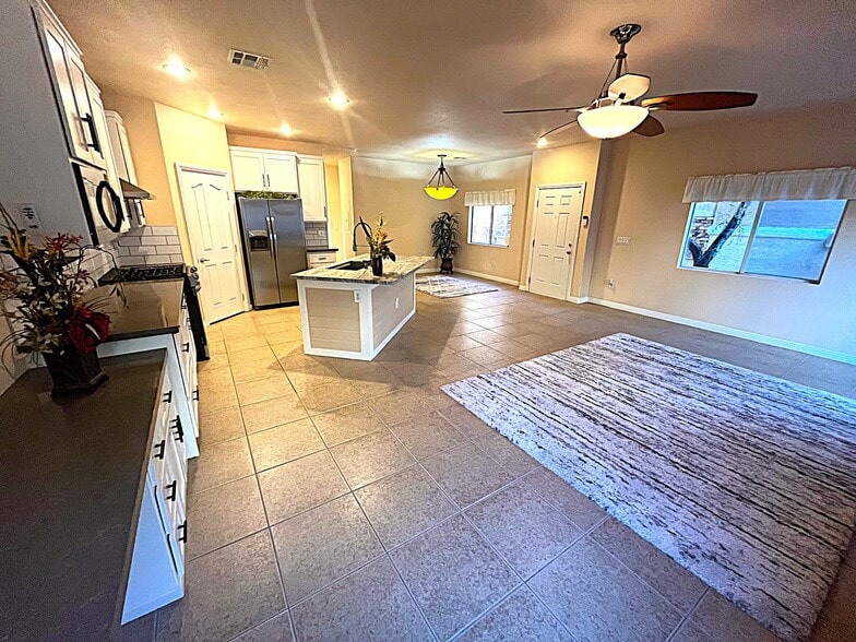 Building Photo - 81 Dow Jones St