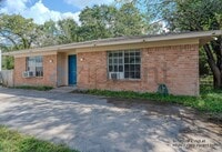 Building Photo - 7515 Carl Rd Ext