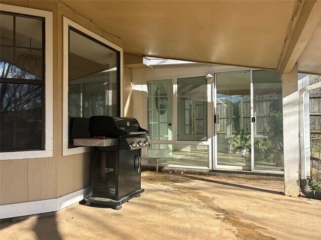 Building Photo - 1381 E Amber Dr