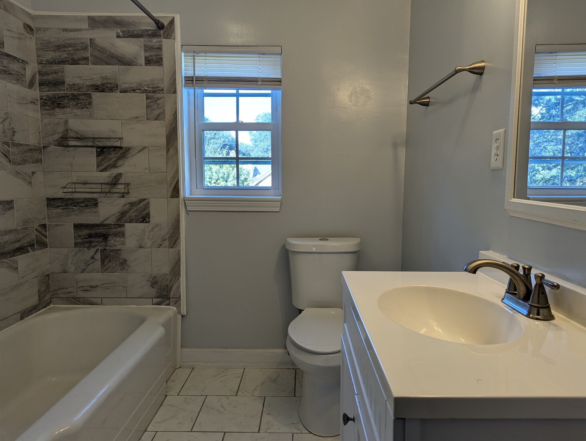 Building Photo - 527 Savannah Hwy