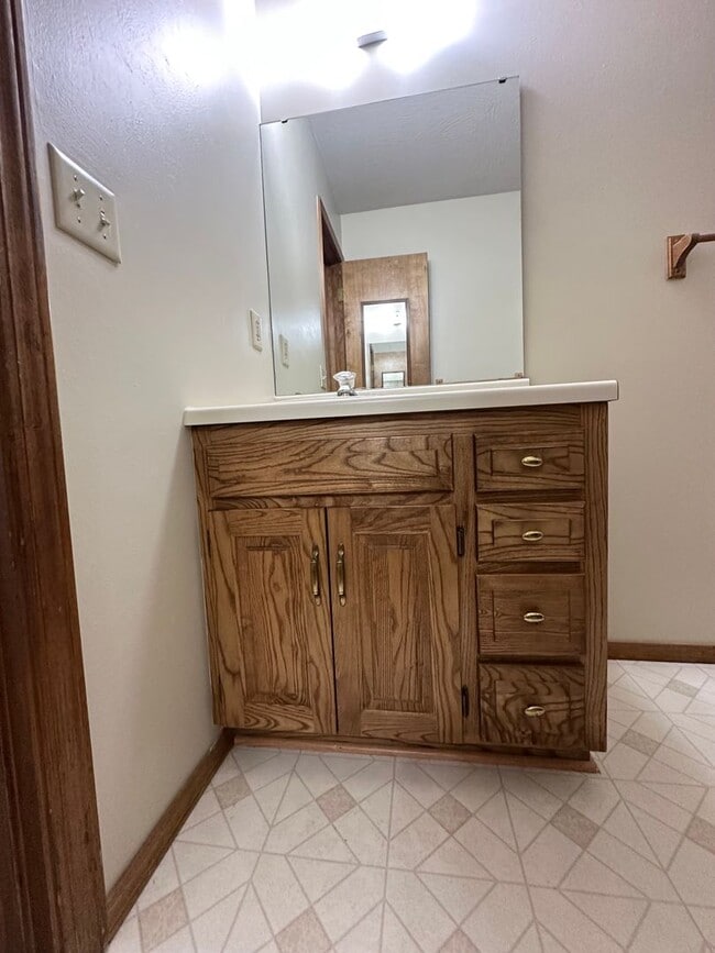 Building Photo - Charming 3 Bedroom Brick Home with Fenced Backyard