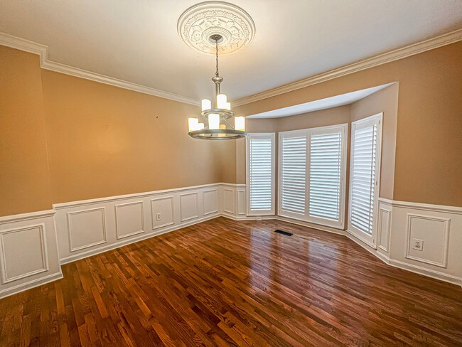 Building Photo - Stunning 4 Bedroom 3 Bathroom Brick Home W...