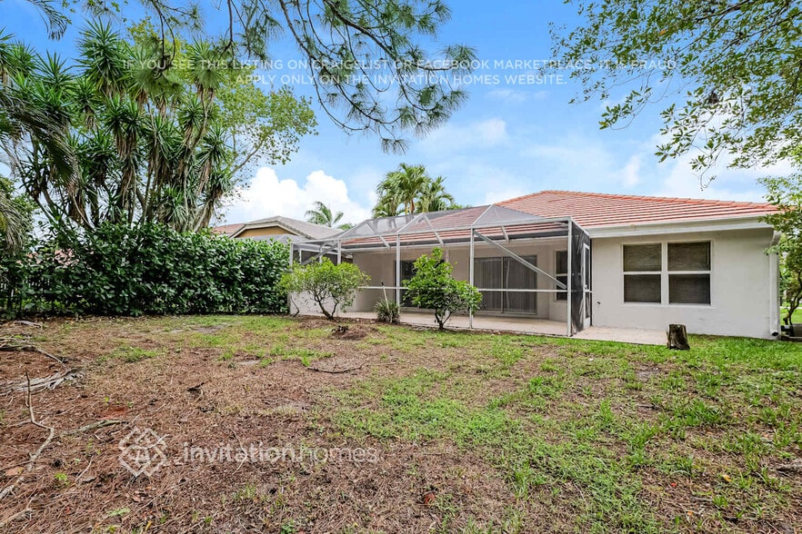 Building Photo - 1796 S Club Dr