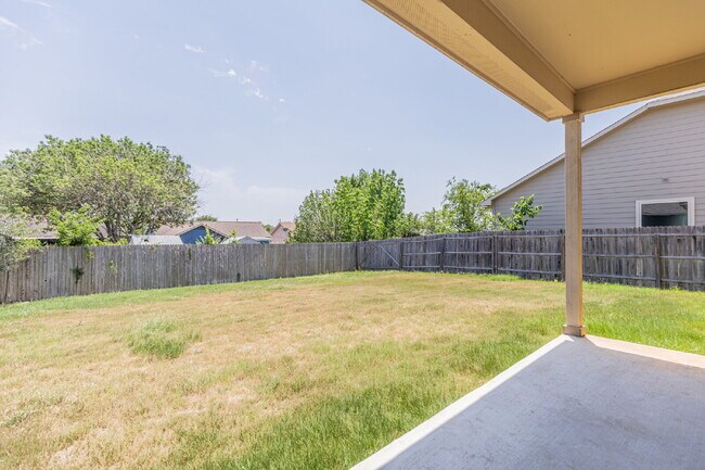 Building Photo - 5930 Ivans Farm
