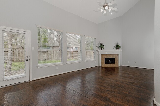 Building Photo - 131 S Spinning Wheel Cir