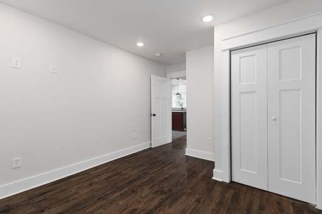 Building Photo - 1620 14th Ave N