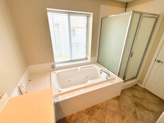 Building Photo - 3 BEDROOM CONDO FOR RENT IN CHESAPEAKE - A...