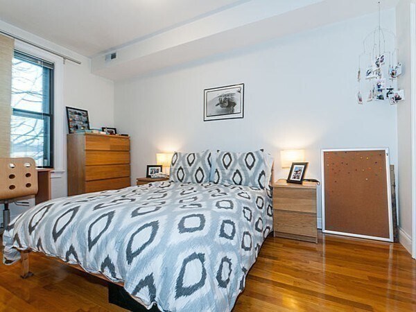 Building Photo - 43 Thorndike St