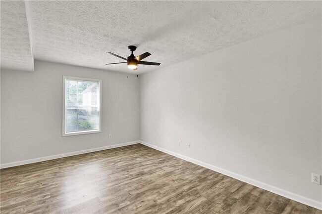 Building Photo - 119 Twin Pines Ct