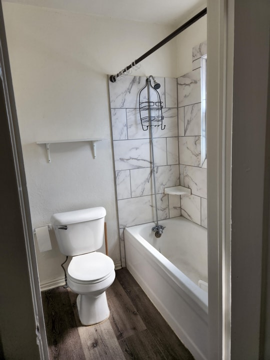 Building Photo - 508 E Cleveland Ave