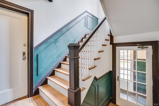 Building Photo - 433 Whitney Ave