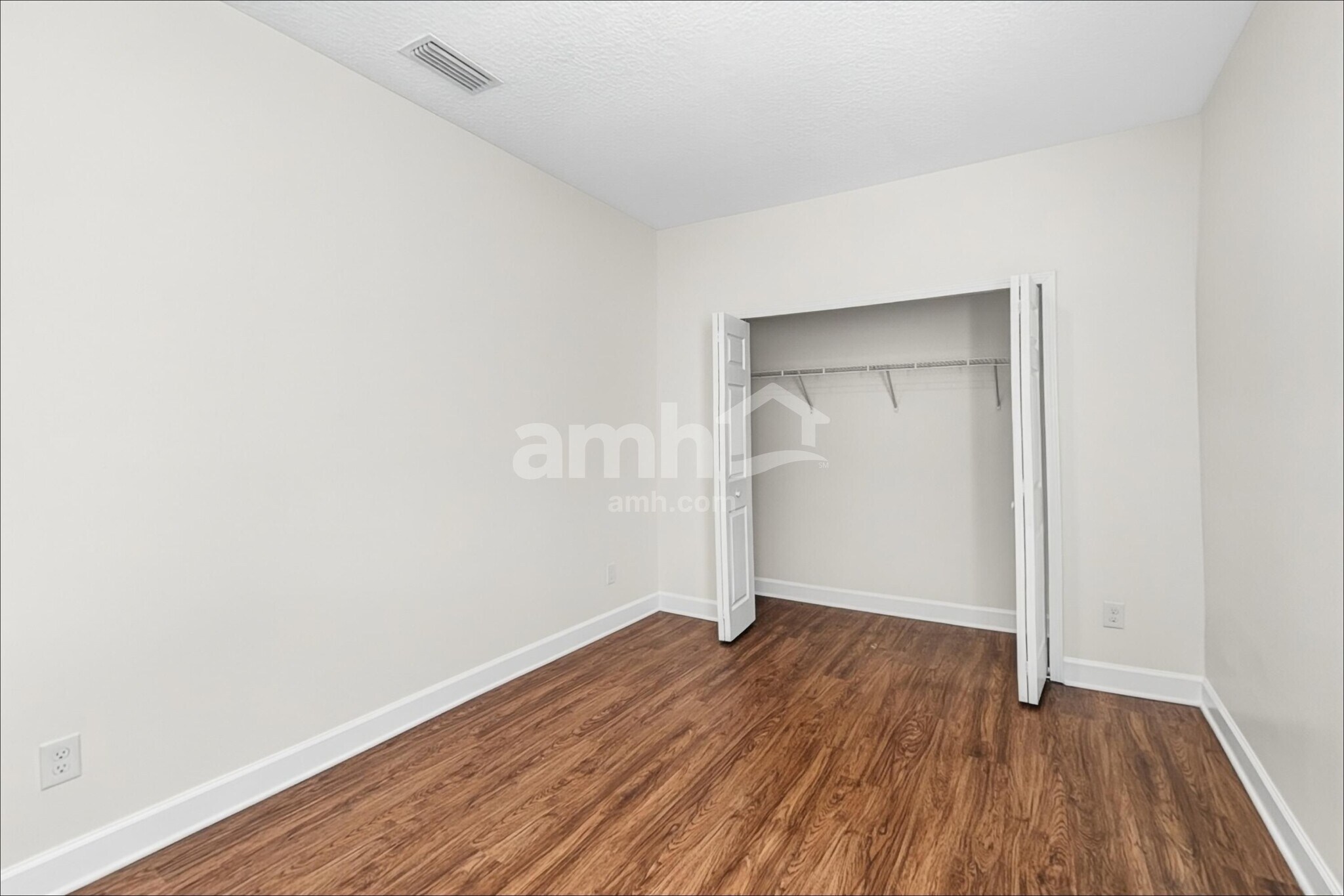 Building Photo - 31 Hiller Ln