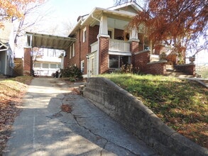 Building Photo - 1319 S St Louis Ave