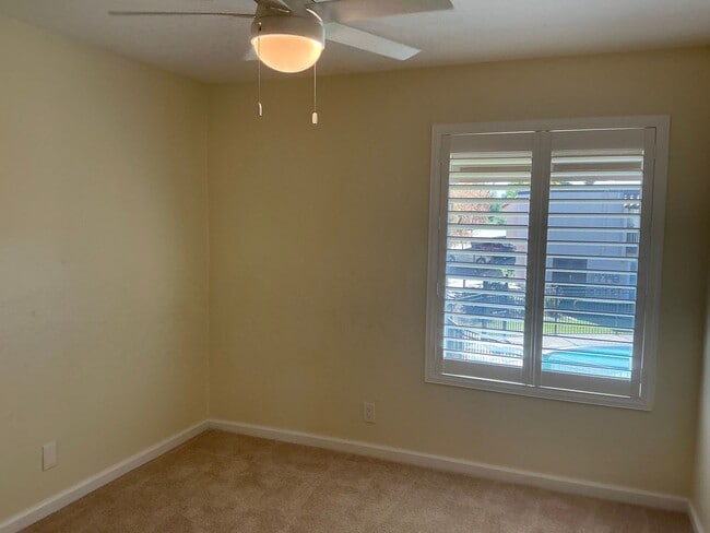 Building Photo - Stylish 2-Bedroom Condo in the Heart of Li...