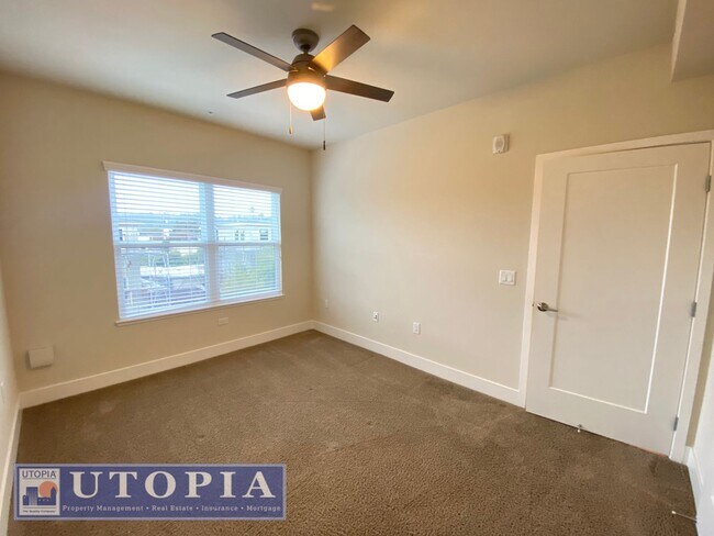 Building Photo - Beautiful 2 Bedroom, 1 Bathroom with a desirable balcony located in the heart of Seabright and cl...