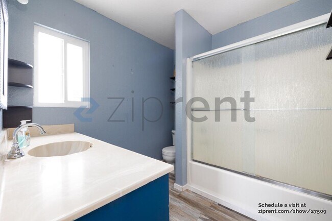 Building Photo - 280 Ritchey St