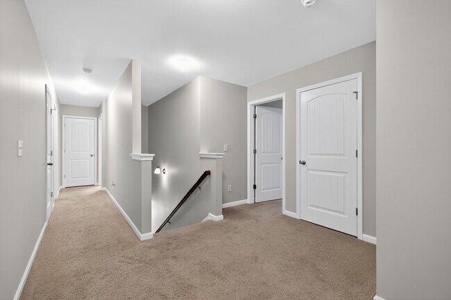 Building Photo - 112 Silver Trce