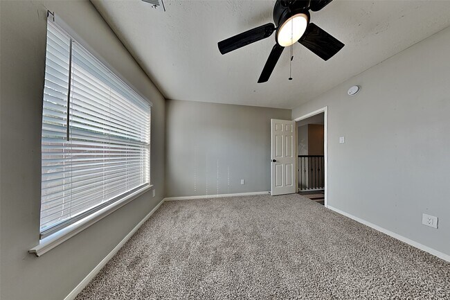 Building Photo - 1406 Chesterpoint Dr