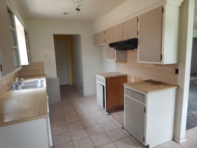 Building Photo - 5431 45th St