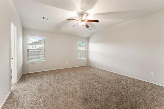 Building Photo - 14077 Lake Cres Dr