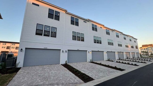 Building Photo - 15244 Groveside Rd