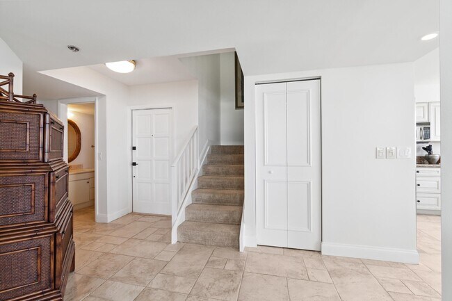 Building Photo - 2565 S Ocean Blvd