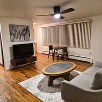 Building Photo - 985 N Corona St