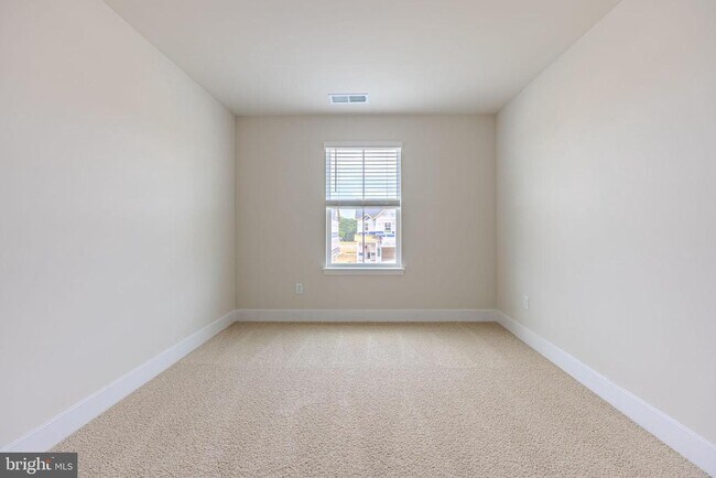 Building Photo - 115 Haida Ln