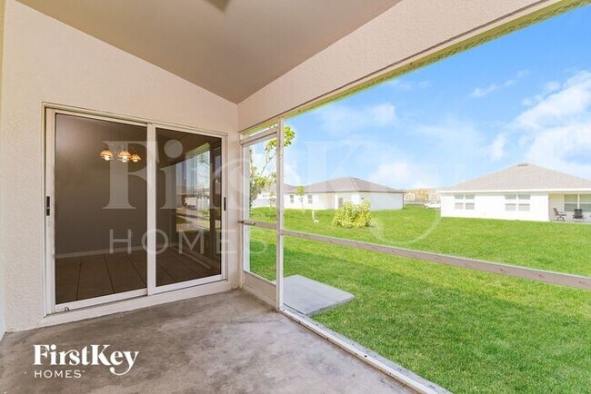 Building Photo - 200 SW 14th Ave