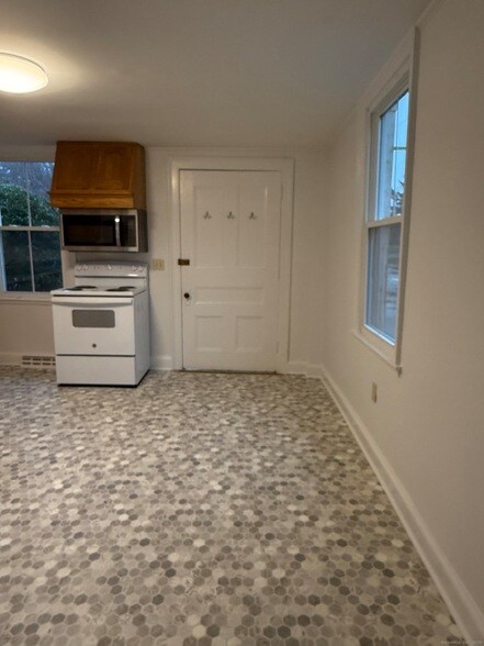 Building Photo - 259 Old Whitfield St