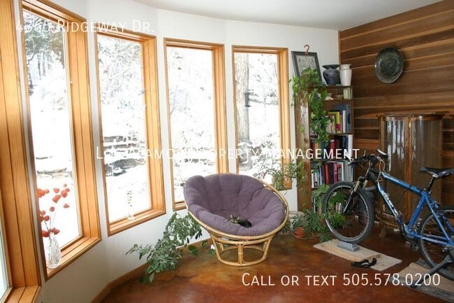 Building Photo - 4365 Ridgeway Dr