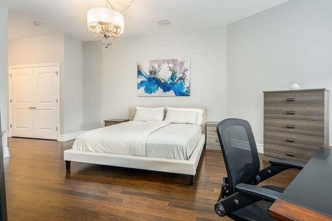 Building Photo - 564 Gregory Ave