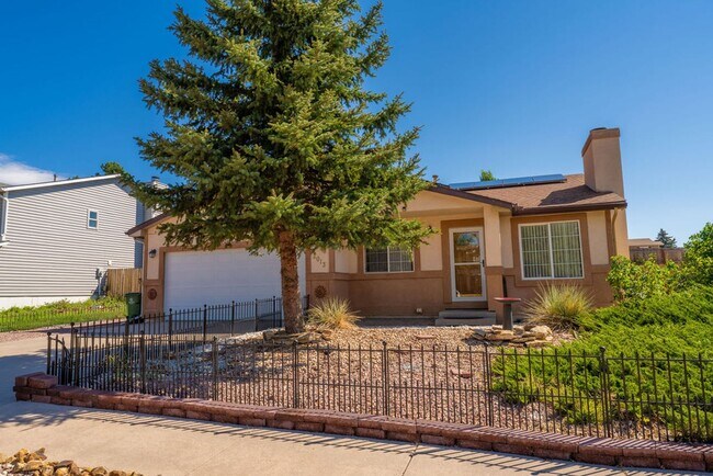Building Photo - ***MOVE IN SPECIAL*** $500 OFF 1st MONTH'S...