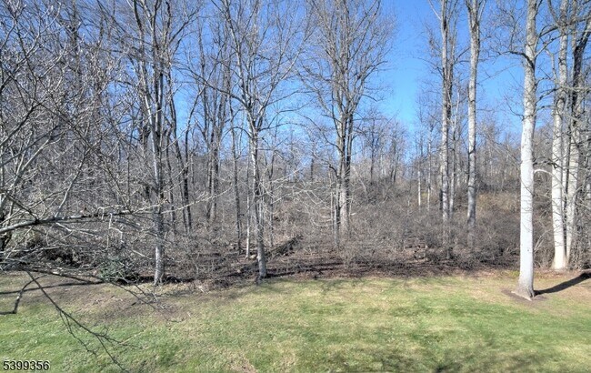 Building Photo - 17 Heritage Dr