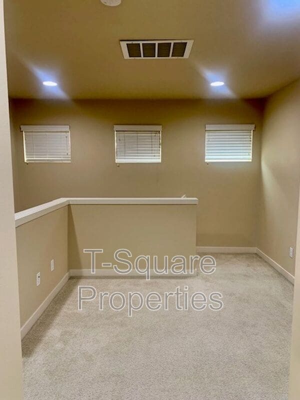 Building Photo - 10218 242nd Ave NE