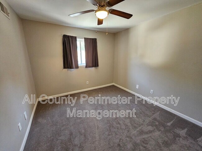 Building Photo - 7309 Cardigan Cir NE