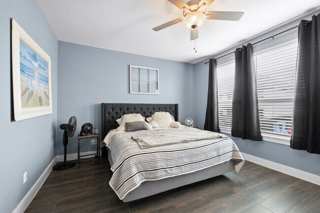 Building Photo - 525 Compania Cove