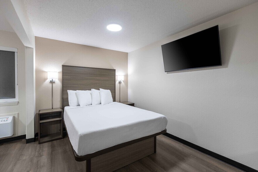 Building Photo - Furnished Studio-Columbia - West - Stoneridge Dr.