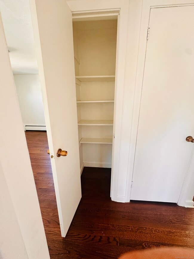 Building Photo - 266 Linwood St