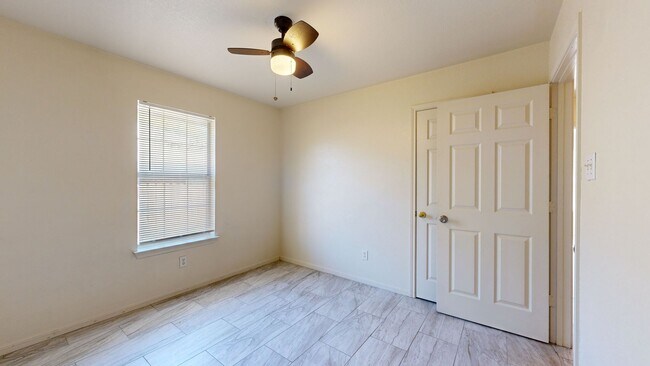 Building Photo - ALL TILE 3 BEDROOM DUPLEX ONLY $1,350 BY A...