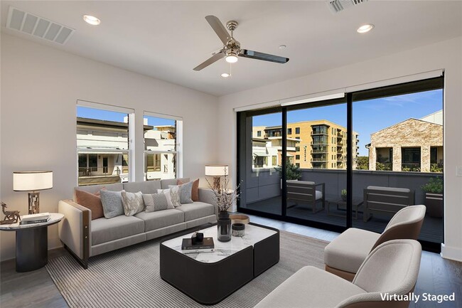 Building Photo - 1301 Town Creek Dr